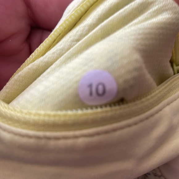 Lululemon pace rival skirt four way stretch. Dotty Dash clarity yellow/ black. - Picture 4 of 5